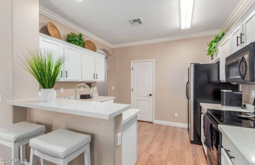 Chandler House | Convenient Stay at Pilot's Lounge Near Chandler Airport