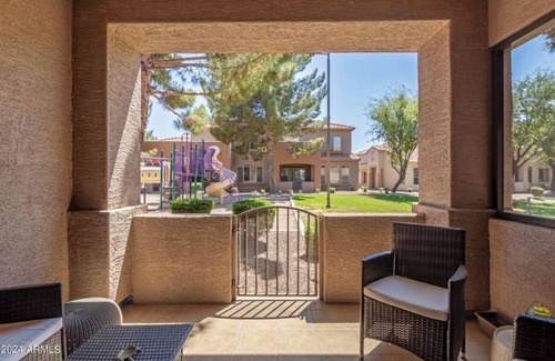 Chandler House | Convenient Stay at Pilot's Lounge Near Chandler Airport