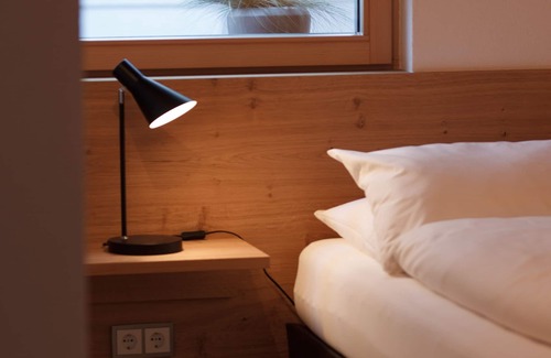 Sankt Anton am Arlberg Cabin | Guest Rated 10/10: Piltriquitron Lodging in St. Anton
