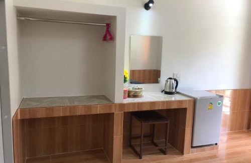 Ko Pha-ngan Hotel | Budget-Friendly Pim Bungalow: Family-Friendly Retreat