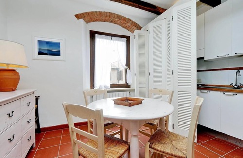 Porto Ercole Apartment | Discover Pimpinnacolo 21: Pet-Friendly Retreat Awaits