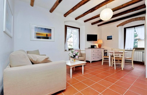 Porto Ercole Apartment | Discover Pimpinnacolo 21: Pet-Friendly Retreat Awaits
