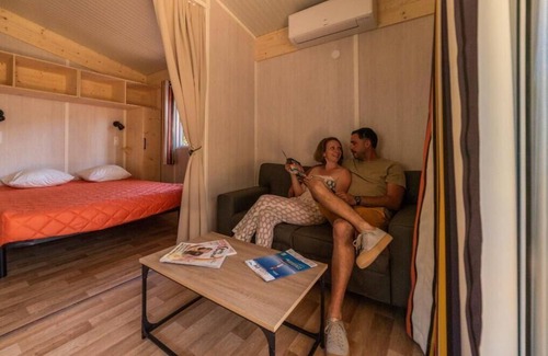 Argeles-sur-Mer Resort | Top-Rated Pinède Enchantée Cottage with Private Pool & Spa