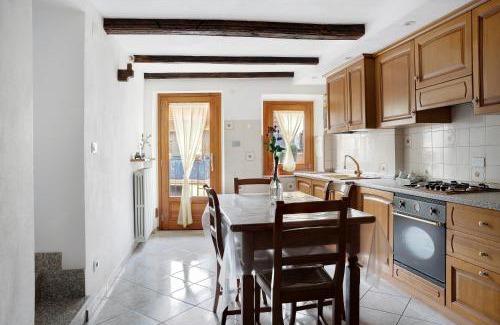 Dronero House | Pet-Friendly Retreat: Pin e Cele with a 9.3/10 Rating