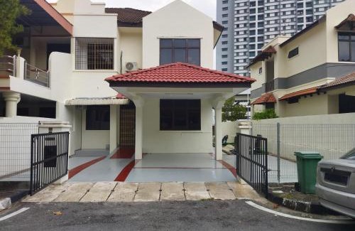 Batu Ferringhi House | Relax at Pinang Beach Cottage in Ferringhi - Child Friendly