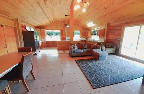 Pointe Michel Cabin | Family-Friendly Pinard's Mountain Resort with Pool Access