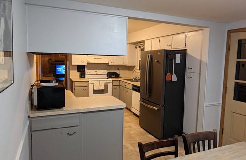 Columbus House | Pinball House: Pet-Friendly Retreat in a Tranquil Area
