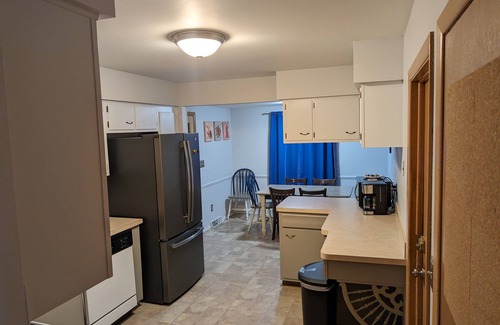 Columbus House | Pinball House: Pet-Friendly Retreat in a Tranquil Area
