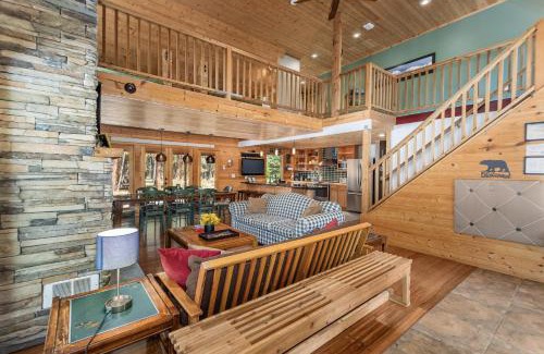 Leavenworth House | Relax at Pine Acres: Family-Friendly Retreat with Hot Tub