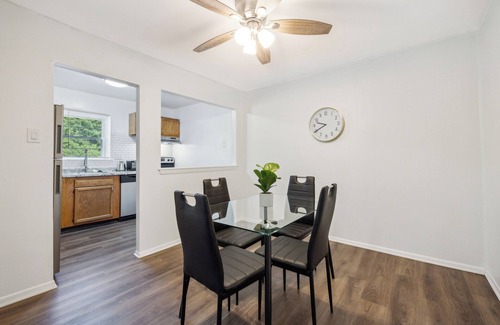 Newark Apartment | Pine Brook 1122 I Pool & Gym Access I Pet Friendly Stay