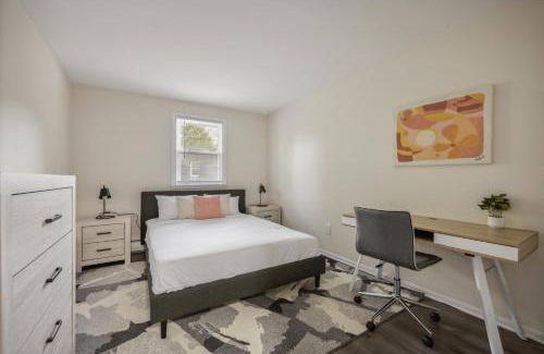 Newark Apartment | Pine Brook 818 I Pool Gym I Free Parking !