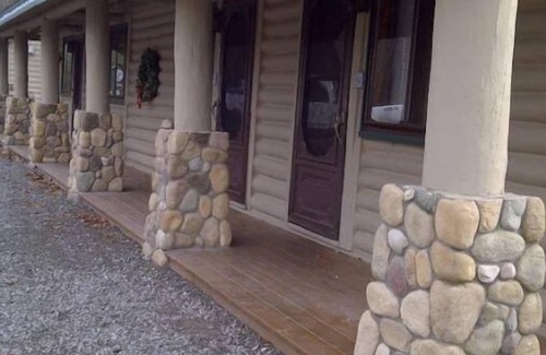 Gaylord House | Inviting Room #9 with 2 Double Beds at Pine Cone Inn