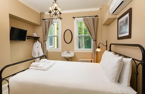 Mackinac Island Bed & Breakfast | Enjoy Family-Friendly Stays at Pine Cottage Bed & Breakfast