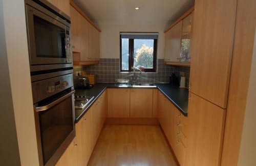 Maenporth House | Relax at Pine Cottage: 4-Star Retreat with Private Pool