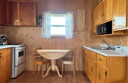 Stanhope Cottage | Pine Cottages: Family-Friendly Retreat with Kitchen Amenities