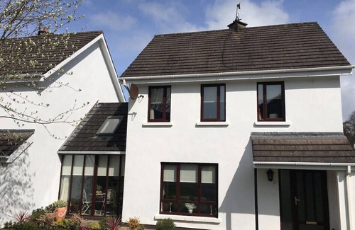 Dunmore East House | Indulge in Pine Cove Holiday Home No.3 with Kitchen Access