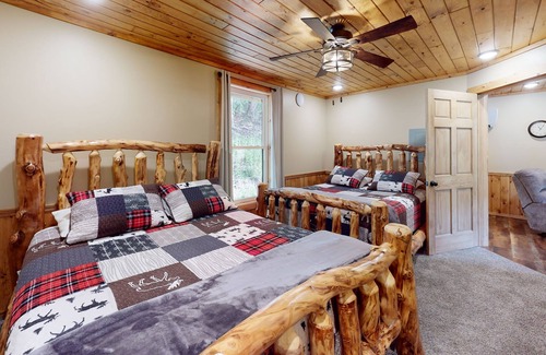 Gaines Resort | Explore Pine Creek's Mountain View near Grand Canyon Bliss