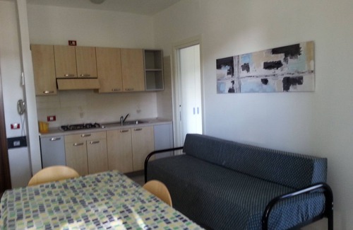 Eraclea Mare Apartment | Pine Forest Retreat with Pool & Wi-Fi - Rated 9/10