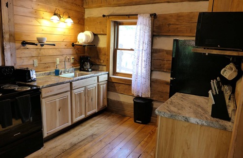 Logan Cabin | Relax at Pine Grove Cabin in Picturesque Hocking Hills