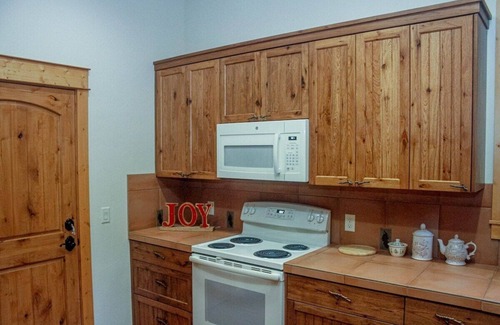 Sisters House | Ideal Pine Grove Home: Family-Friendly with Breakfast Included
