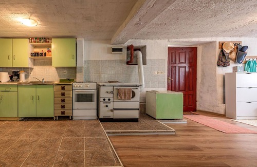 Municipality of Gracac House | Tranquil Countryside Retreat with Spa and Hot Tub Access
