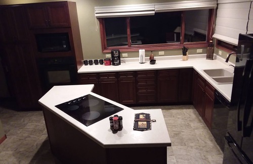 Edgemont House | Experience Pine Hills Resort with Pet-Friendly Amenities