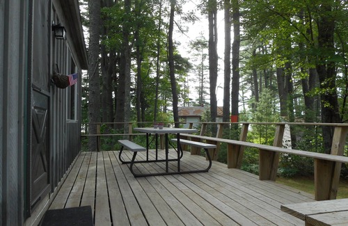 Damariscotta Cottage | Pet-Friendly Pine Knoll Cottage with Scenic Pemaquid Lake Views