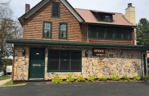 Old Forge Hotel | Seaside Escape at Pine Knoll Hotel with Private Beach Access