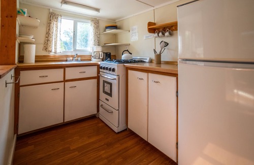 Gravenhurst Cottage | Pine Lake's Lodgepole Pine Cottage: Family & Pet Friendly Retreat