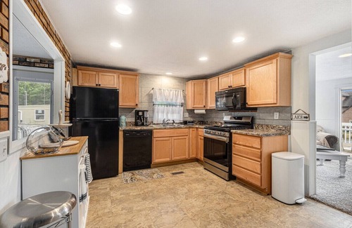 Smyrna House | Discover Pine Lake Cottage: Scenic Views Await You