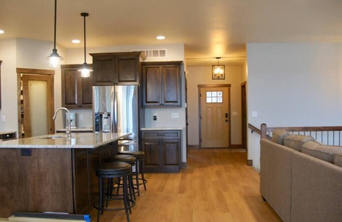 Waupaca House | Waterfront Pine Lake Home: Ideal for Families & Groups