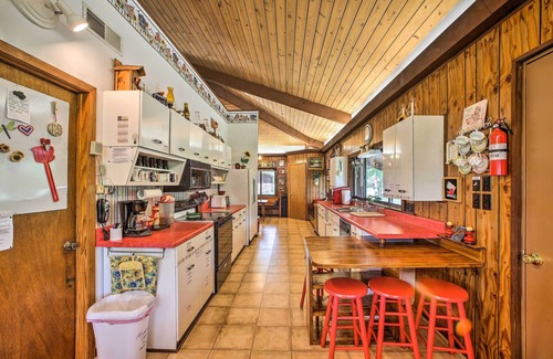 Compton House | Experience Pine Lodge Cabin Amidst 450 Acres of Nature