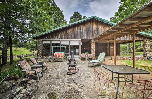 Compton House | Experience Pine Lodge Cabin Amidst 450 Acres of Nature