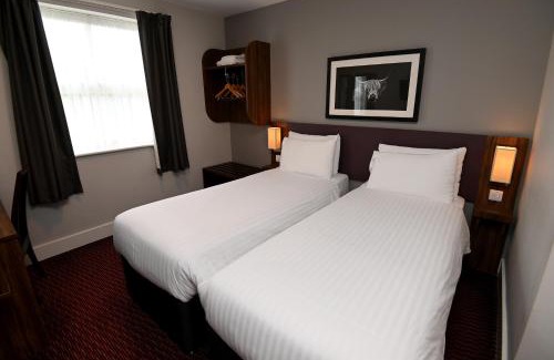 Dunbar Hotel | Welcoming Pine Marten, Dunbar – Ideal for Families & Comfort