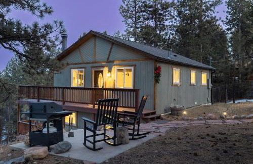 Bailey House | Cozy Mountain Cabin Retreat with Stunning Views