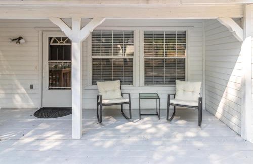 Oakhurst House | Child-Friendly Pine Place: Guest Rated 9.8/10