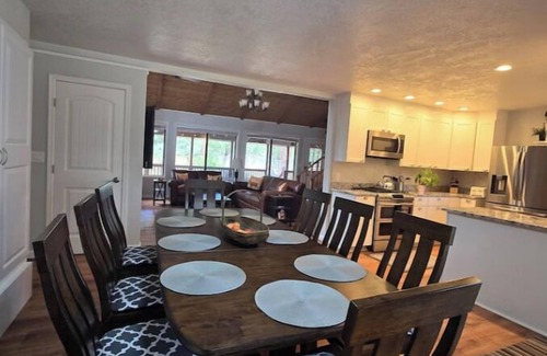 Pine Cabin | PINE RANCH: 2 Acres of Mountain Views, Elk Visits and Lots of Room for Everyone!