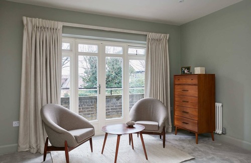 West Hill House | Relaxing Pine Reflections with Spa and Family Amenities
