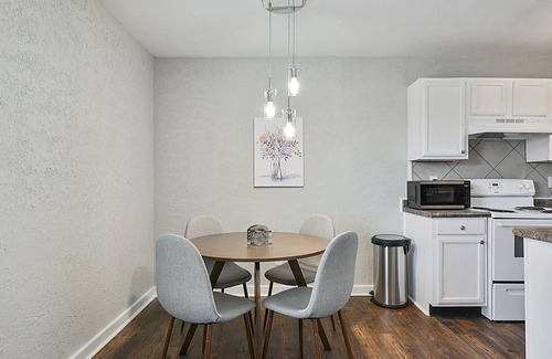 College Station Apartment | Pet Friendly Pine Ridge sQuad - 2BR Near A&M University