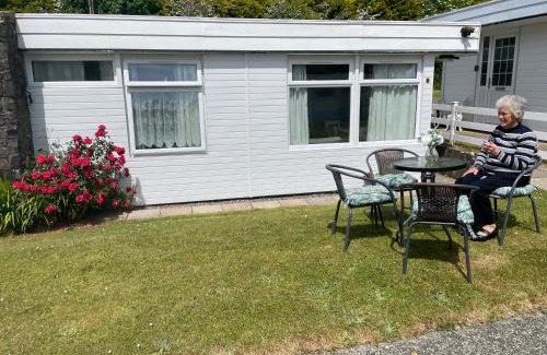 Haverfordwest Ski Chalet | Family-Friendly Pine Song Chalet - 4-Star Excellence