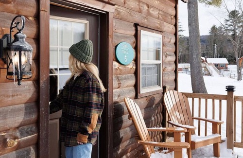 Bethlehem Cabin | Inviting 1 Bedroom Log Cabin Near Ski Resorts - Top Rated!