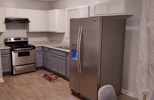 Union City House | Inviting Pine Trail Living: Family-Friendly with Kitchen Access