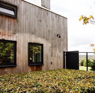Herbeumont House | Pet-Friendly Retreat at Pine Tree - Guest Rated 9.1/10