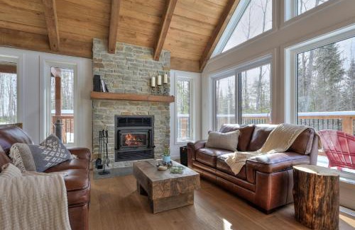 Amherst Ski Chalet | Experience Unmatched Comfort at Pine Tree Lodge