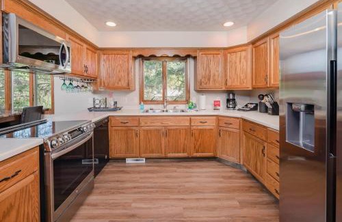 Appleton House | Discover Pine: Family-Friendly 4-Star Retreat with High Ratings