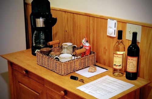Boss Cottage | Pet-Friendly Pine Valley Cottage with Lake View - Rated 9.8