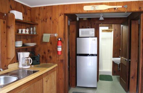 Thornton Hotel | Discover Pine Valley Cabins with Pool and Kitchen Amenities