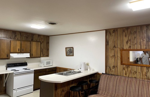 Spruce Pine Hotel | Budget-Friendly Stay at Pine Valley Motel with Family Amenities
