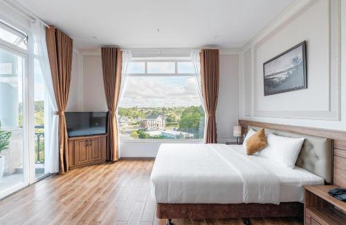 Da Lat Hotel | Explore Pine View Hotel Dalat: Rated 9.2 with Family Amenities