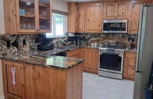 Apple Hill House | Relaxing Pine View Paradise near Wineries and Orchards